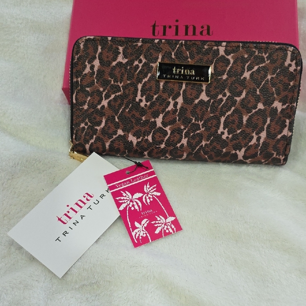 🐆 Trina Turk Leopard Print Wallet 🐆 - Picture 3 of 8